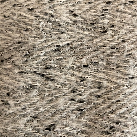 Cable & Gauge chunky knit sweater, Size M, black and gray - Picture 4 of 6